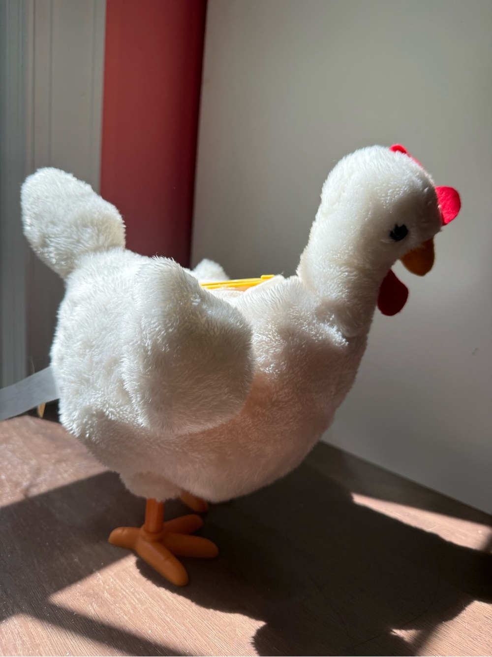 Dancing chicken!🐓 Dances and lays eggs. Plush White Chicken Toy - Picture 3 of 7